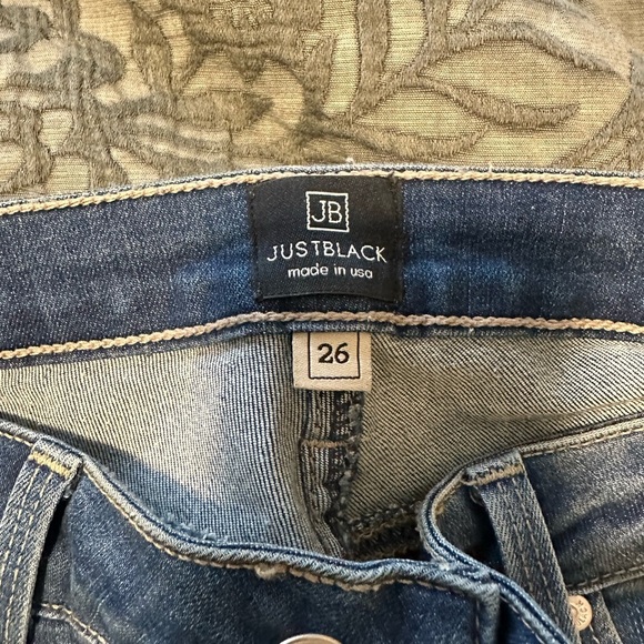 Stylish Blue Denim Jeans - Picture 2 of 4